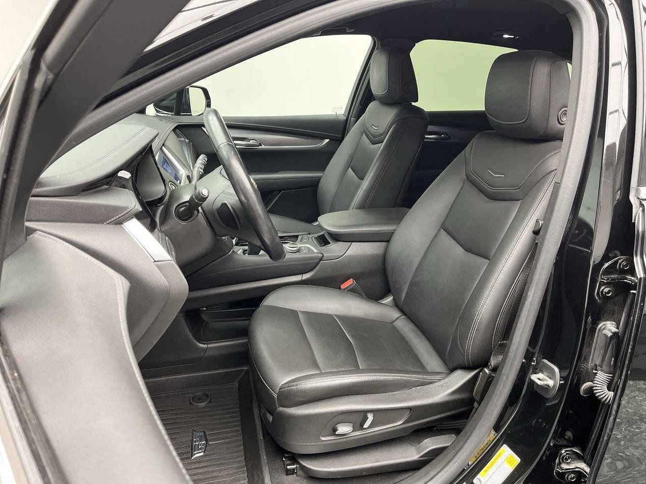 Certified 2023 Cadillac XT5 Luxury AWD/4WD image 9