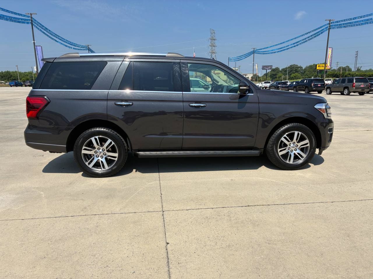 Used 2024 Ford Expedition Limited RWD image 5