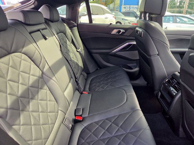 Used 2024 BMW X6 M60i AWD/4WD image 30