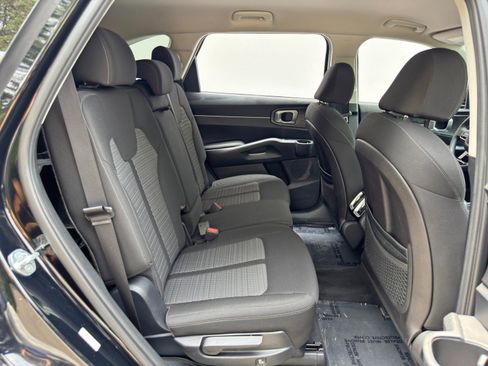 Used 2021 Kia Sorento LX FWD image 34