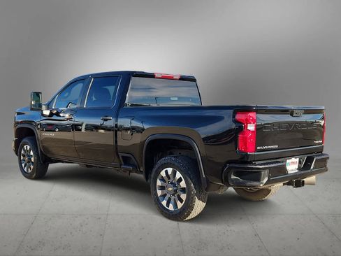Used 2024 Chevrolet Silverado 2500 Custom w/ Custom Value Package image 6