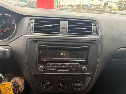 Used 2015 Volkswagen Jetta S FWD image 4