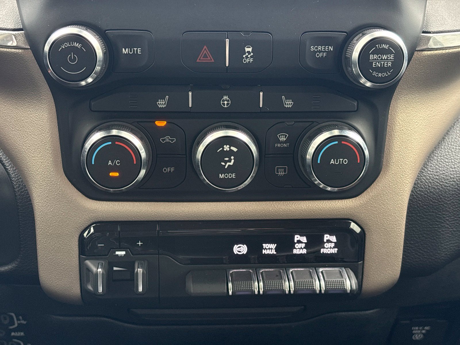 Used 2022 RAM 2500 Laramie AWD/4WD image 25