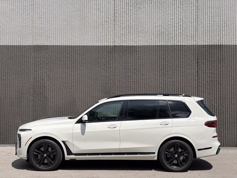 Used 2023 BMW X7 xDrive40i w/ M Sport Package AWD/4WD image 5