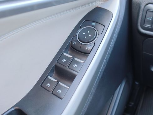 Certified 2022 Ford Explorer XLT w/ Equipment Group 202A image 16