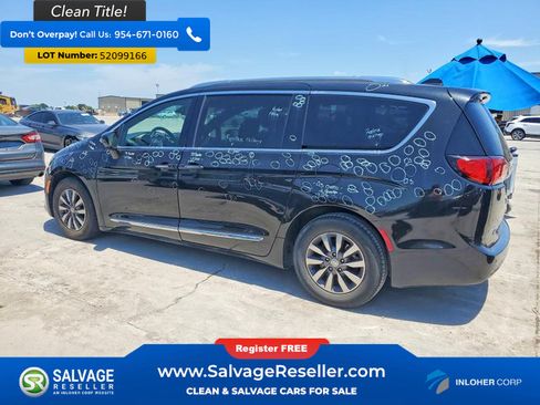 Used 2020 Chrysler Pacifica Touring-L FWD image 3