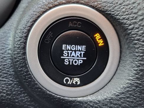 Used 2020 Dodge Journey SE w/ SE Popular Equipment Group FWD image 25