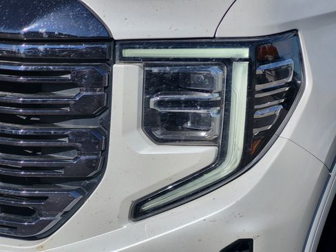 Certified 2022 GMC Sierra 1500 Denali Ultimate AWD/4WD image 8