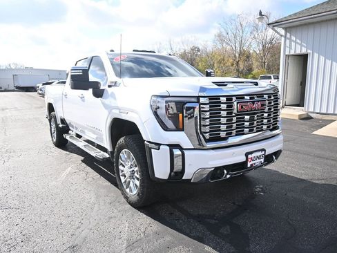 Used 2024 GMC Sierra 3500 Denali w/ Denali Reserve Package image 7