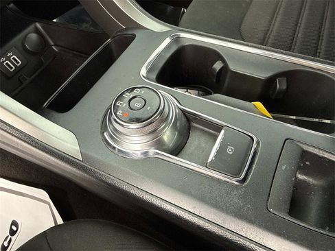 Used 2020 Ford Fusion SE image 21