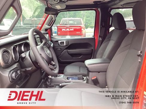 Used 2023 Jeep Gladiator Sport AWD/4WD image 21