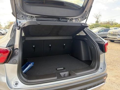 New 2026 Chevrolet Trax LT w/ Driver Confidence Package image 12