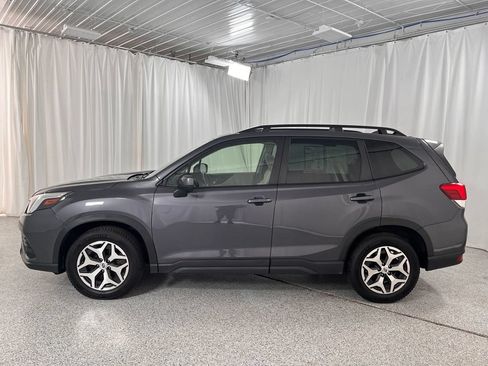 Used 2022 Subaru Forester Premium AWD/4WD image 10