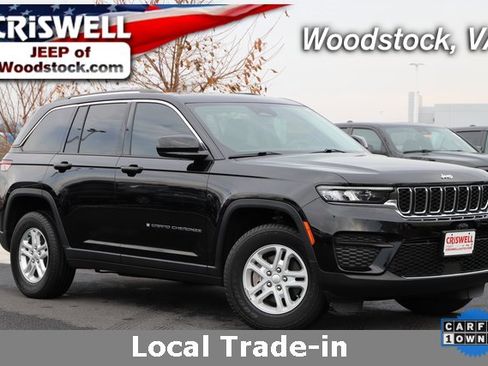 Used 2023 Jeep Grand Cherokee Laredo image 1