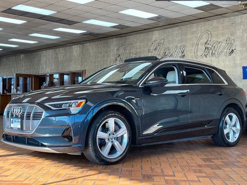 Used 2019 Audi e-tron Premium Plus image 4