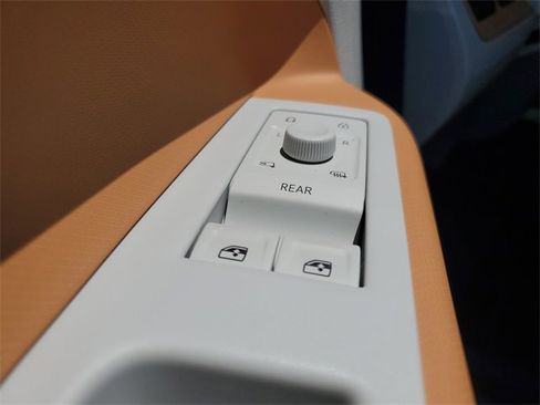 New 2025 Volkswagen ID. Buzz Pro S Plus image 21