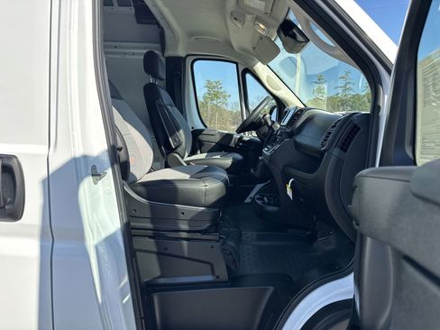 Used 2025 RAM ProMaster 2500 image 31