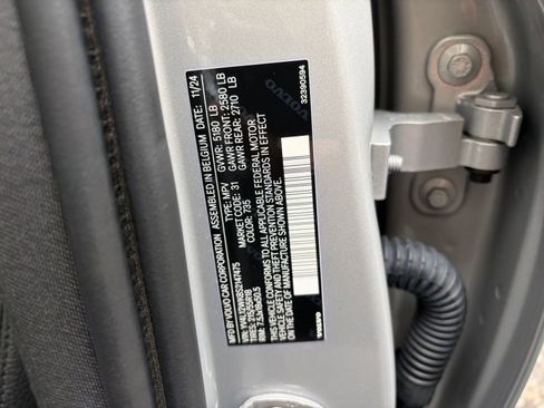 Used 2025 Volvo V60 B5 Cross Country Plus image 28