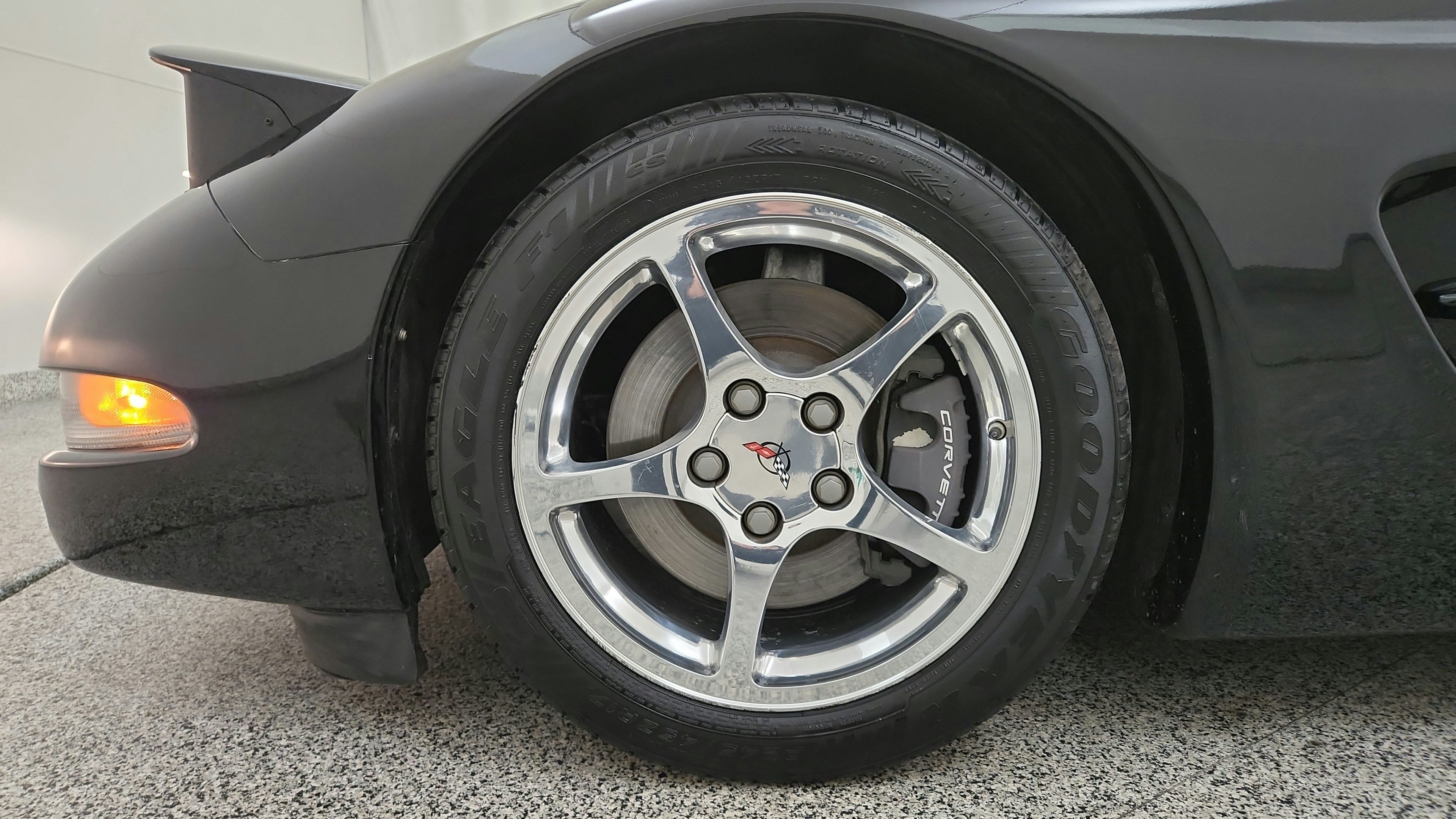 Used 2002 Chevrolet Corvette Coupe w/ Preferred Equipment Group2 RWD image 33