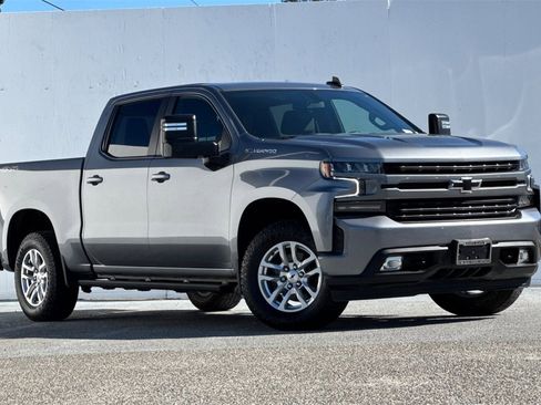 Used 2021 Chevrolet Silverado 1500 RST image 2