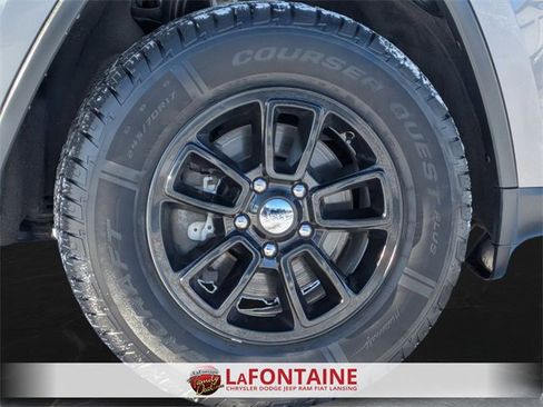 Certified 2018 Jeep Grand Cherokee Laredo image 31