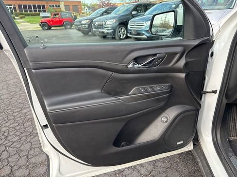 Used 2019 GMC Acadia SLT image 19