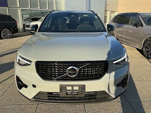 Certified 2025 Volvo XC40 B5 Plus image 12