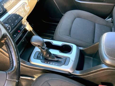 Used 2022 Chevrolet Colorado LT w/ Fleet Safety Package image 14