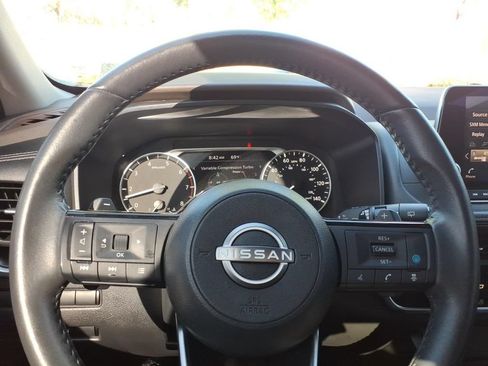 Certified 2023 Nissan Rogue SV w/ SV Premium B Package FWD image 13