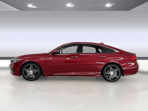 Used 2021 Honda Accord Touring image 2