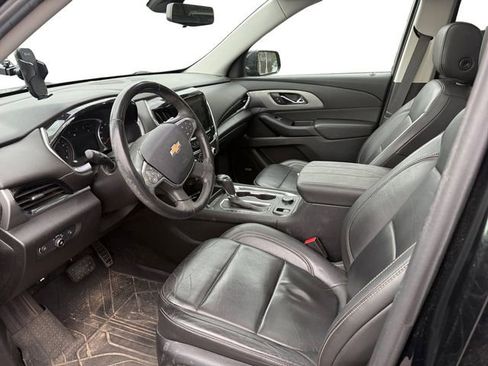Used 2020 Chevrolet Traverse LT w/ LT Premium Package image 9