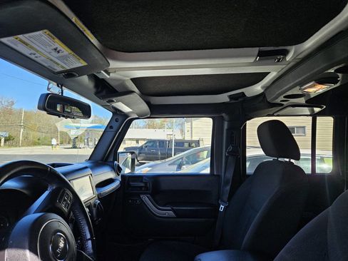 Used 2017 Jeep Wrangler Unlimited Sport w/ Quick Order Package 24S image 9