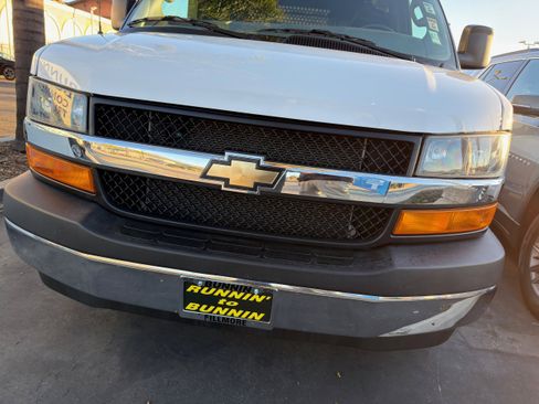 Used 2024 Chevrolet Express 2500 w/ Driver Convenience Package image 38