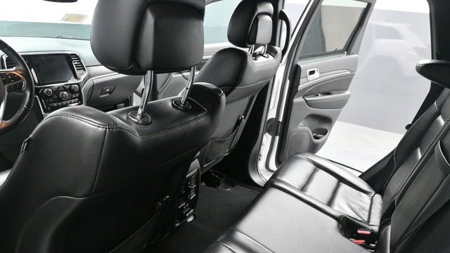 Used 2021 Jeep Grand Cherokee Limited AWD/4WD image 22