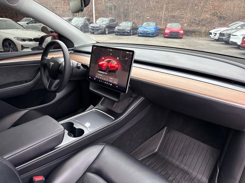 Used 2022 Tesla Model Y Performance image 37
