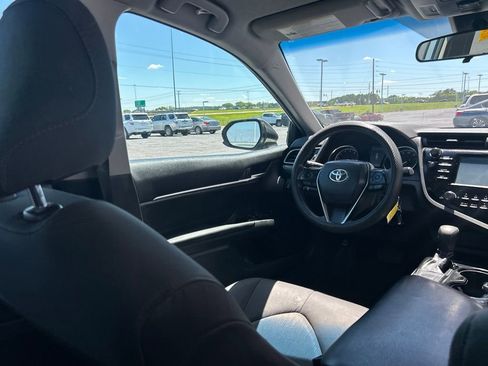 Used 2019 Toyota Camry LE FWD image 26