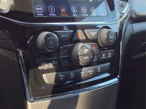 Used 2019 Jeep Grand Cherokee Altitude image 6