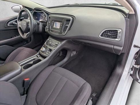 Used 2015 Chrysler 200 Limited w/ Convenience Group image 19