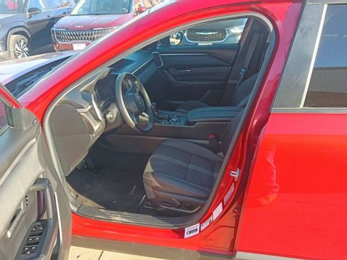 Used 2025 MAZDA CX-50 AWD 2.5 S w/ Premium Package image 3