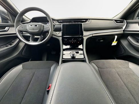 New 2025 Jeep Grand Cherokee L Altitude image 20