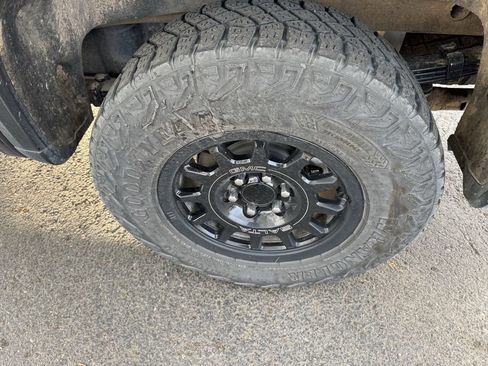 Used 2024 GMC Sierra 1500 AT4X w/ AT4X AEV Edition image 11