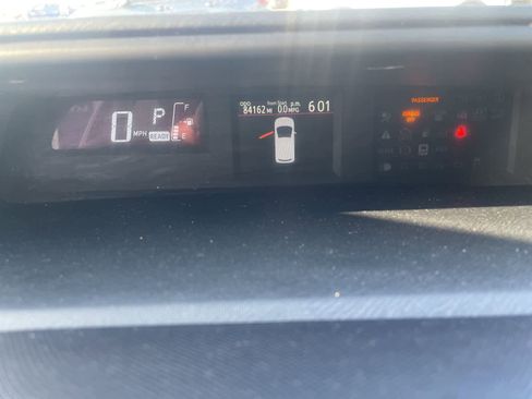 Used 2015 Toyota Prius C Three image 9