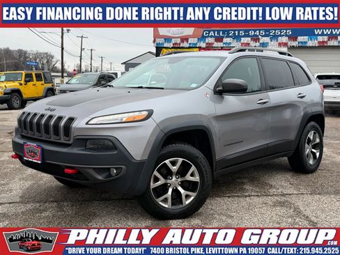 Used 2016 Jeep Cherokee Trailhawk w/ Comfort & Convenience Group AWD/4WD image 3
