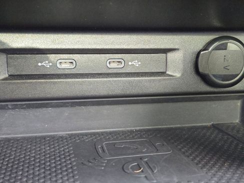 Used 2022 Volkswagen Tiguan SE R-Line image 27