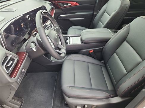 Used 2025 Chevrolet Traverse Z71 w/ Enhanced Driving Package image 20