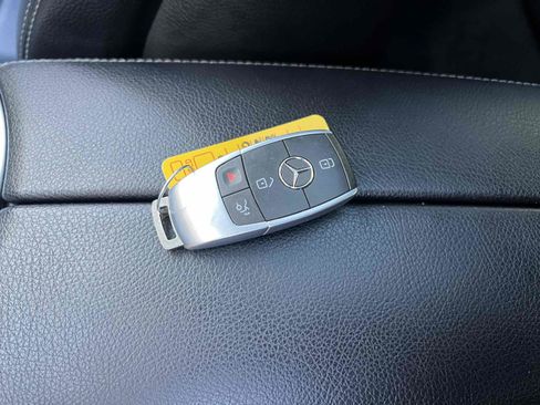 Used 2020 Mercedes-Benz C 300 Sedan image 9