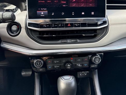 Used 2024 Jeep Compass Limited image 5