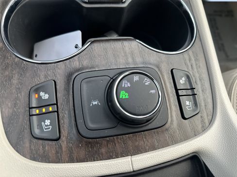 Certified 2022 GMC Acadia Denali w/ Trailering Package image 17