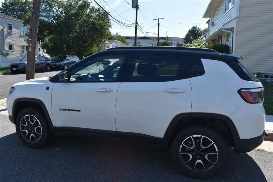 Used 2025 Jeep Compass Trailhawk AWD/4WD image 5