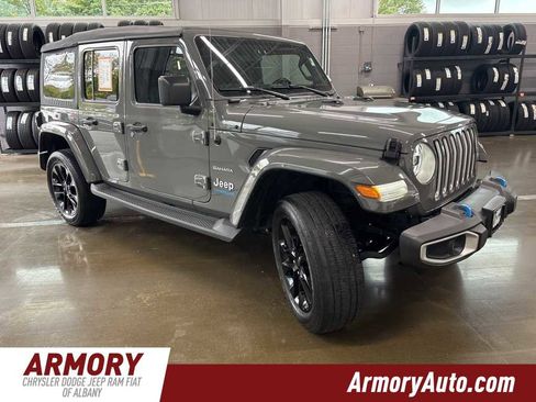 Used 2022 Jeep Wrangler Unlimited Sahara w/ Cold Weather Group image 3